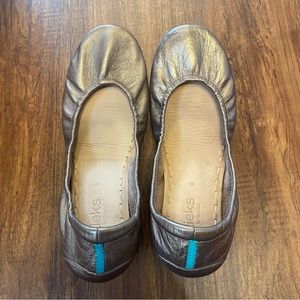 🤎Copper Metallic Tieks🤎